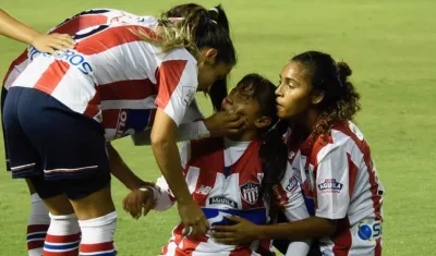  Iranis Centeno, de 14 años, marcó su primer gol.