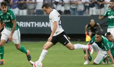 Rodriguinho en la acción del primer tanto. 