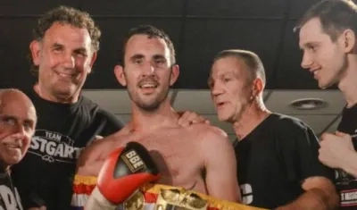 Scott Westgarth con su grupo de trabajo. 