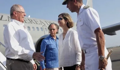 Viceministra de Relaciones Exteriores, Patti Londoño, recibió al Presidente de Perú, Pedro Pablo Kuczynski, a su llegada a Colombia. 