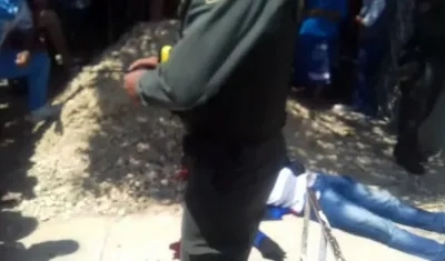 La víctima murió en el lugar de los hechos.