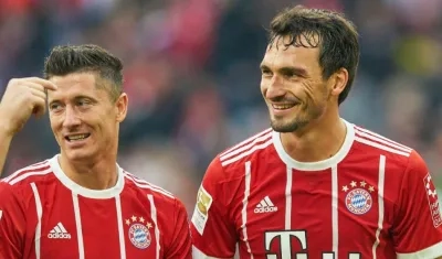 Robert Lewandowski  y Matss Hummels. 