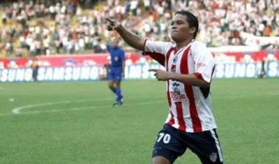 Carlos Bacca celebra uno de sus primeros goles. 