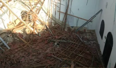 Así quedó el lugar después del desplome del techo.