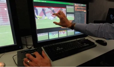 El IFAB es el organismo decisorio universal sobre las Reglas de Juego (RdJ) del fútbol asociación. 