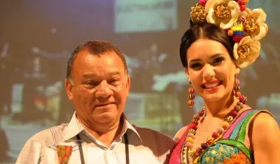 Juancho Torres con la exreina del Carnaval Daniela Cepeda Tarud.