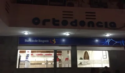 Sucursal bancaria blanco de la delincuencia.