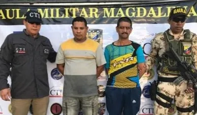 Pedro Nel Meléndez Correa y Alvaro Enrique Quiñonez Suárez, tras ser capturados.