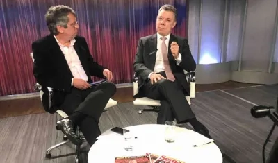 El Presidente Juan Manuel Santos durante el diálogo con el director editorial de Semana Rodrigo Pardo.
