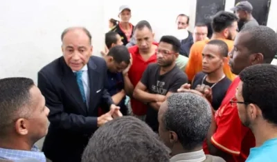 El pasado 22 de febrero, el nuevo Cónsul de Colombia en Caracas, Juan Carlos Pérez, se reunió con los colombianos presos en la Yaguara. 