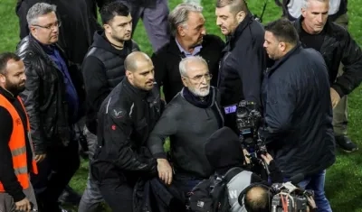 La Liga de Grecia se suspendió en respuesta al incidente acaecido durante el partido de este domingo entre el PAOK de Salónica y el AEK de Atenas.