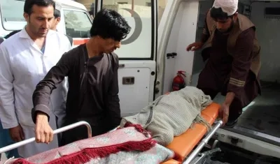 Más de 3.000 personas pierden la vida anualmente en las carreteras en accidentes de tráfico en Afganistán.