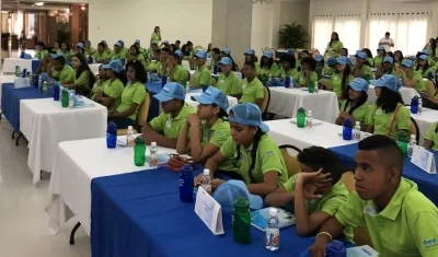 El programa dura todo el año escolar.