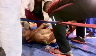 Yeison Cohen se desvaneció en la lona. 