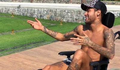 Neymar durante su recuperación. 