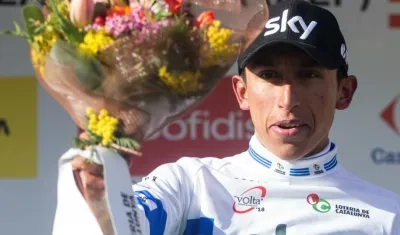 Egan Bernal con la camiseta de mejor joven. 