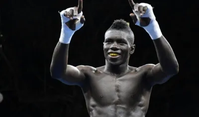 Yuberjén ganó el último combate de la noche para darle la tercera victoria a Colombia.