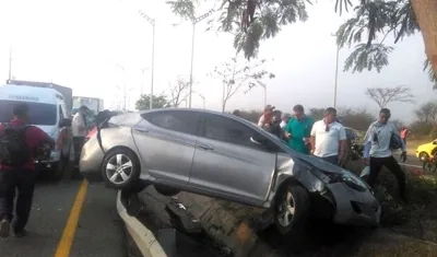 En la Circunvalar de Barranquilla este accidente dejó un herido.
