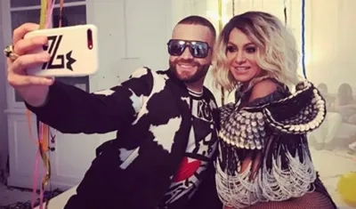 El cantautor Nacho y la cantante Paulina Rubio.