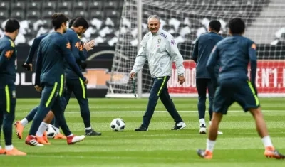 Tite durante un entrenamiento de Brasil. 