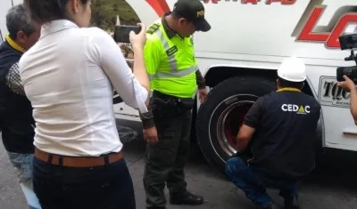 Policía recomienda revisar el automotor antes de viajar.