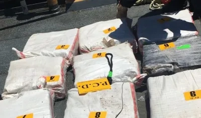 Oficiales de Costa Rica y  Guardacostas de Estados Unidos interceptaron el barco costarricense Tarpón en aguas panameñas. 