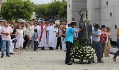 Procesión de la Virgen de La Dolorosa en el Colegio San José Sede Norte.