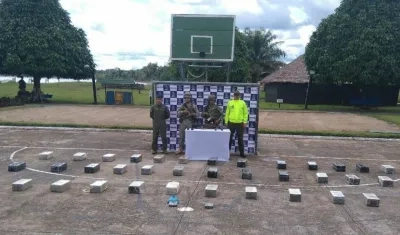 La incautación de la droga fue en operación de la Armada, coordinada con el Ejército, Fuerza Aérez y la Policía.