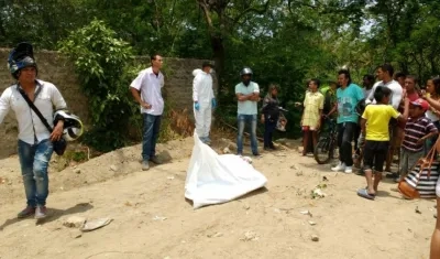 Autoridades tratan de identificar a la víctima. 