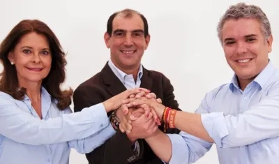 Marta Lucía Ramírez, Jorge Mario Eastman e Iván Duque, tras formalizarse la alianza.