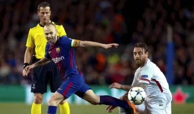 Andrés Iniesta en una acción de partido. 