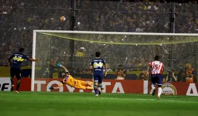 El cobro de tiro penal errado por Ramón Ábila.