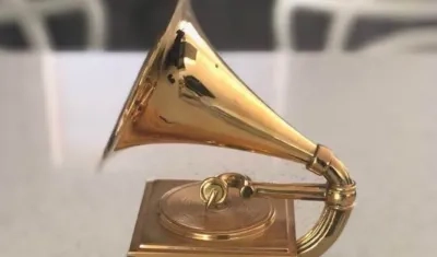 Estatuilla del Grammy de Sergio George.