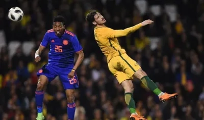 Johan Mojica durante el partido frente a Australia.