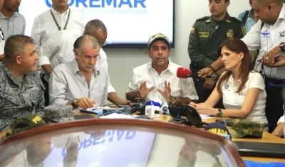 El Alcalde Alejandro Char con los gobernadores de Atlántico, Eduardo Verano y del Magdalena, Rosa Cotes.