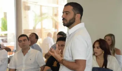 El senador Arturo Char durante su intervención.