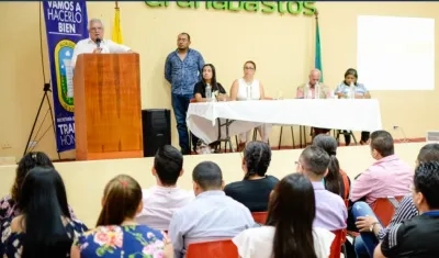 El Alcalde de Soledad, Joao Herrera, hizo llamado a los nuevos docentes a demostrar sus cualidades en el aula.