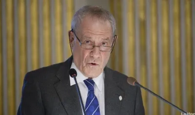  Per Wästberg, miembro de la Academia sueca.