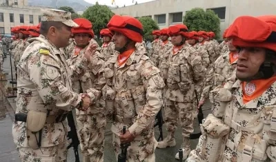 La despedida de las tropas se llevó a cabo en campo de paradas del Batallón de Infantería n. 37 Guardia Presidencial, en el centro de la ciudad de Bogotá.
