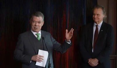 El Presidente Juan Manuel Santos exaltó las calidades humanas y académicas del antropólogo y etnobotánico, Wade Davis, tras concederle la nacionalidad colombiana.