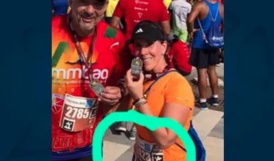 Mujer señalada de suplantar.