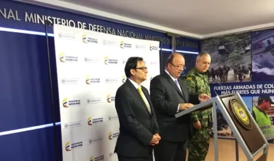 Ministro de Defensa, Luis Carlos Villegas, en rueda de prensa.
