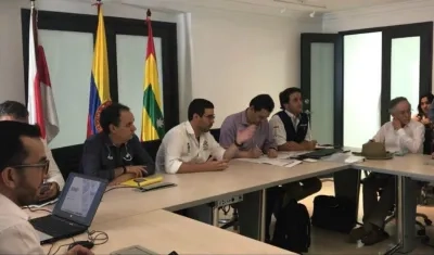 Delegados locales y nacionales durante la reunión.