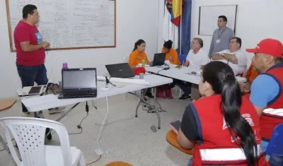 La sala de crisis sesionando en Sabanalarga.