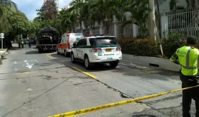 Así se ve el operativo afuera de la casa de Enilce López.