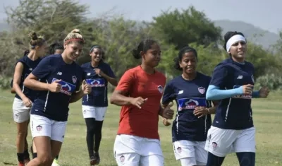 Jugadoras de las Tiburonas, durante un entrenamiento. 