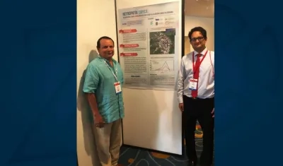 El médico nefrólogo Gustavo Aroca Martínez y el investigador Andrés Cadena Bonfanti. 