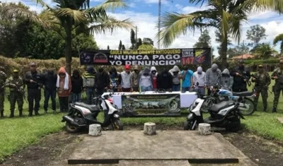 Las autoridades colombianas capturaron a 17 integrantes de una banda criminal dedicada a extorsionar