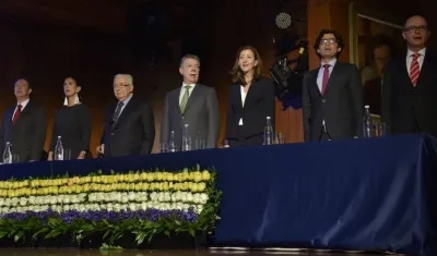 El Presidente Juan Manuel Santos asistió a la clausura del Foro Creditico Educativo ICETEX. En tal acto estuvo acompañado por Ingrid Betancourt y el expresidente Belisario Betancur Cuartas.