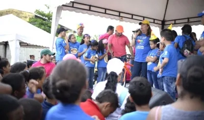 La Primera Gestora Alba Olaya, presidiendo el evento.